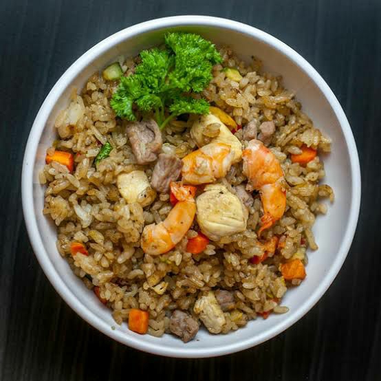 yakimeshi de pollo