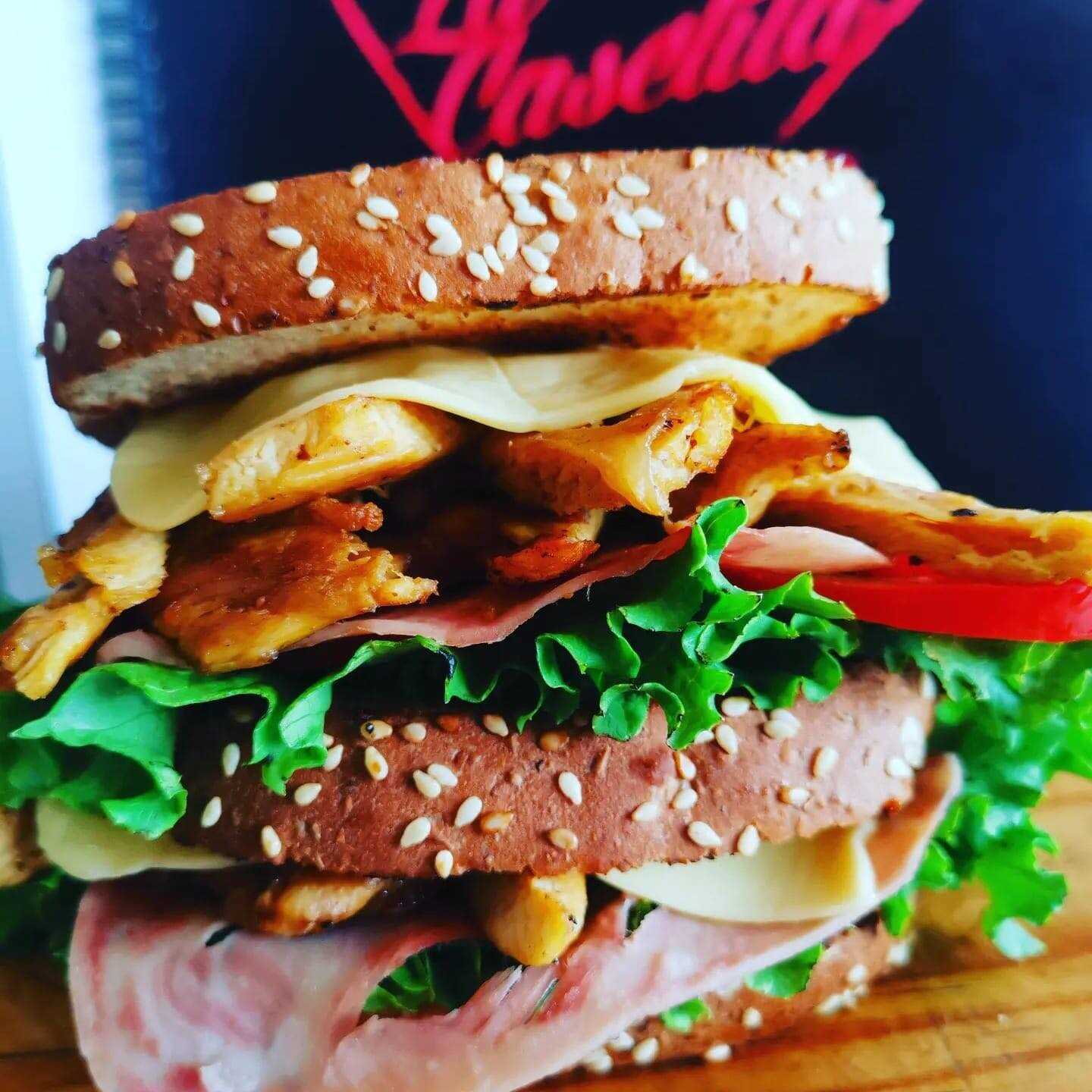 CLUB SANDWICH DE POLLO