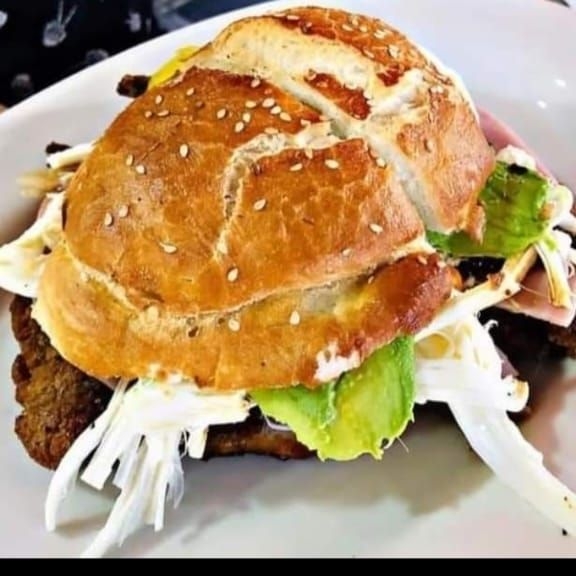 CEMITA POBLANA DE MILANESA DE PUERCO