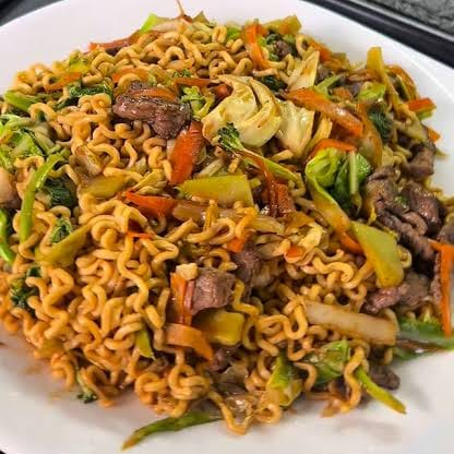 Repolho Branco, Cenoura, Brócolis, Macarrão e Carne . 500g