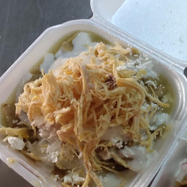 Chilaquiles Verdes Con Pollo Deshebrado