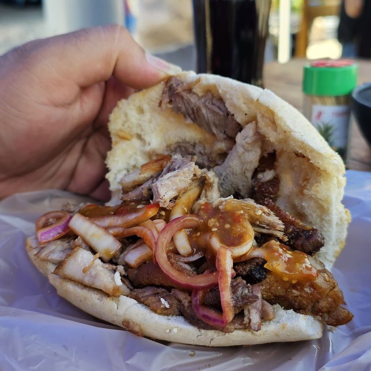 Torta de Chicharrón de Cachete