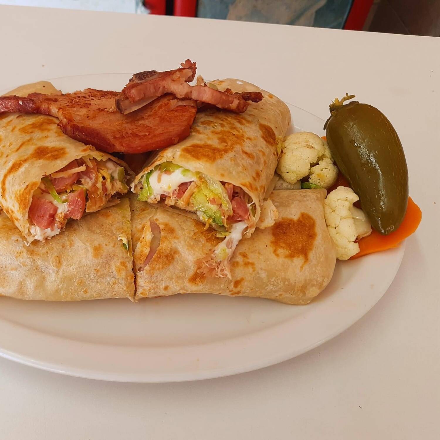 2 BURRITOS + Papas y refresco