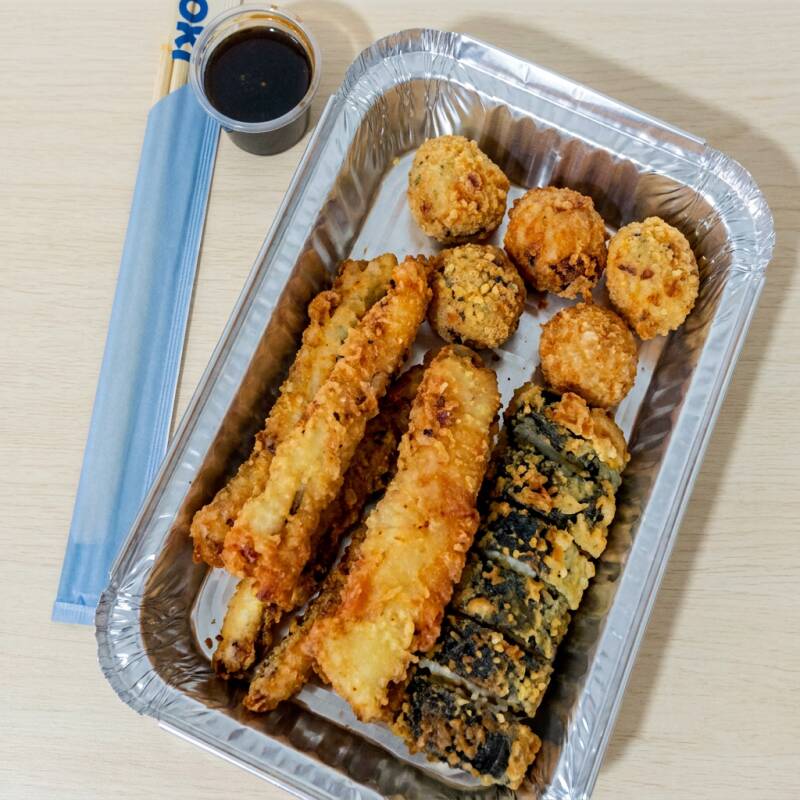 6 hot, 4 croquetes de peixe, 5 isca de tilapia crocante Acompanha: 1 molho teriaki, 1 par de hashi.