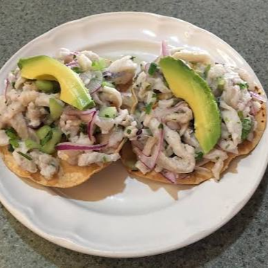 Tostada de Tiritas de Pescado