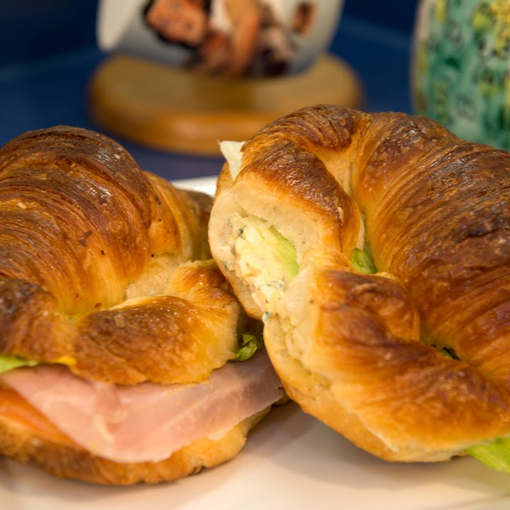 Croissant de Jamon y Queso Panela