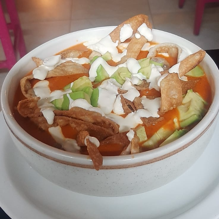Sopa de tortillas.