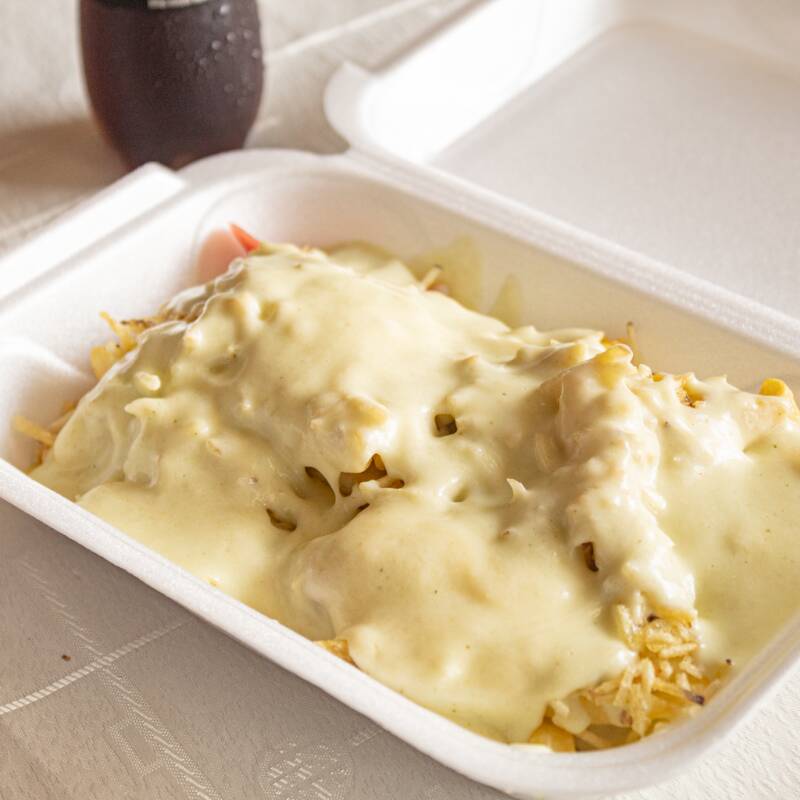 Combo Salchipapa Gratinada Suiza + Gaseosa 250