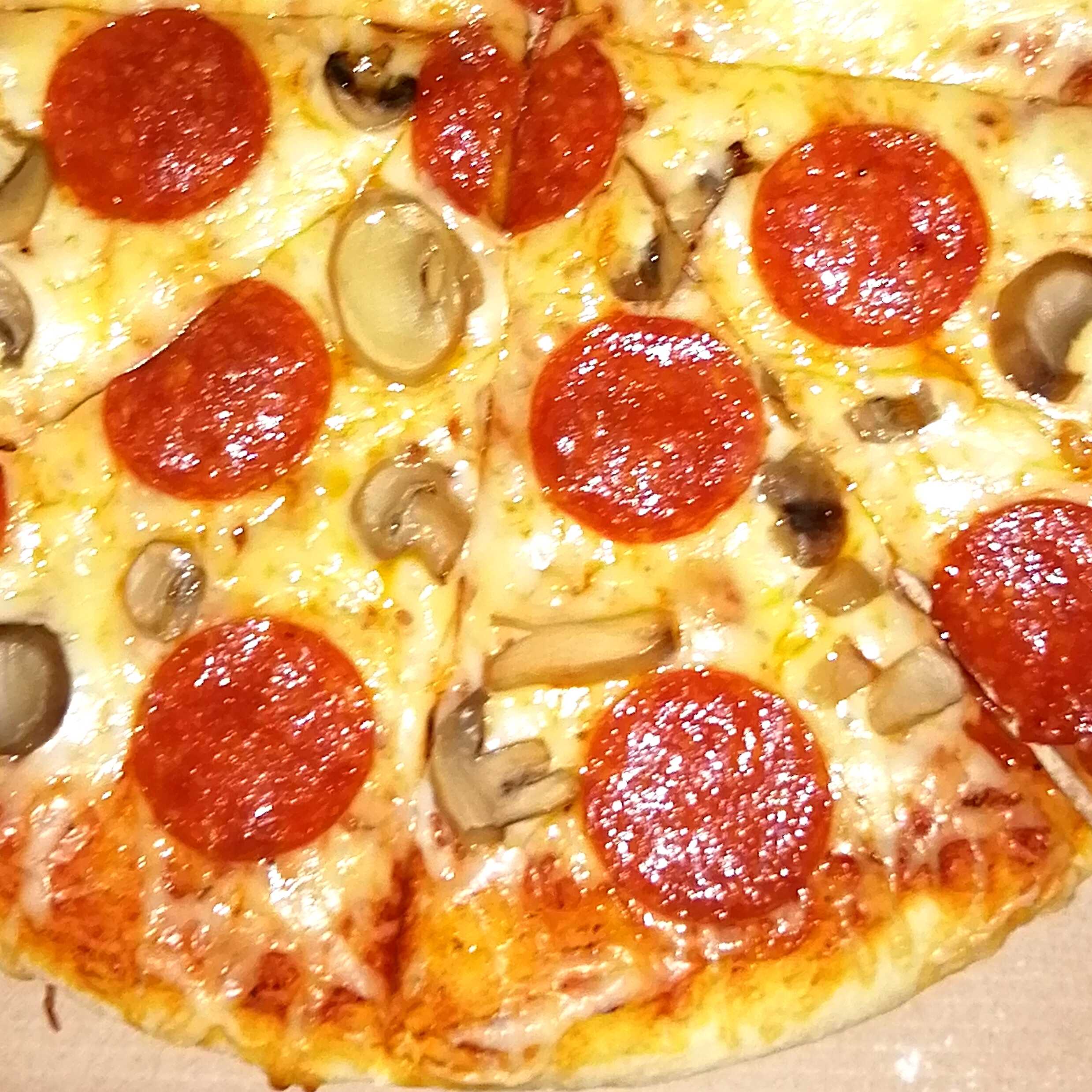 Pizza Pepperoni Especial Mediana