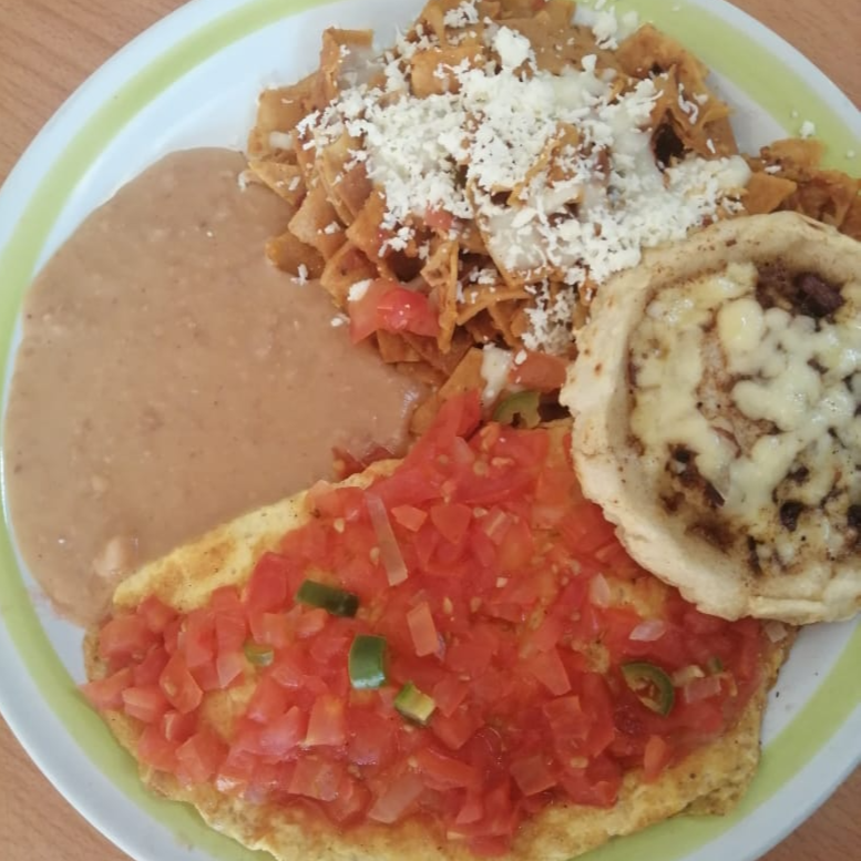 Huevos al Gusto con Chilaquiles