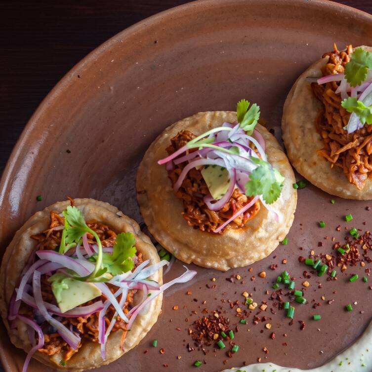 Salbutes de Cochinita 3 pzs
