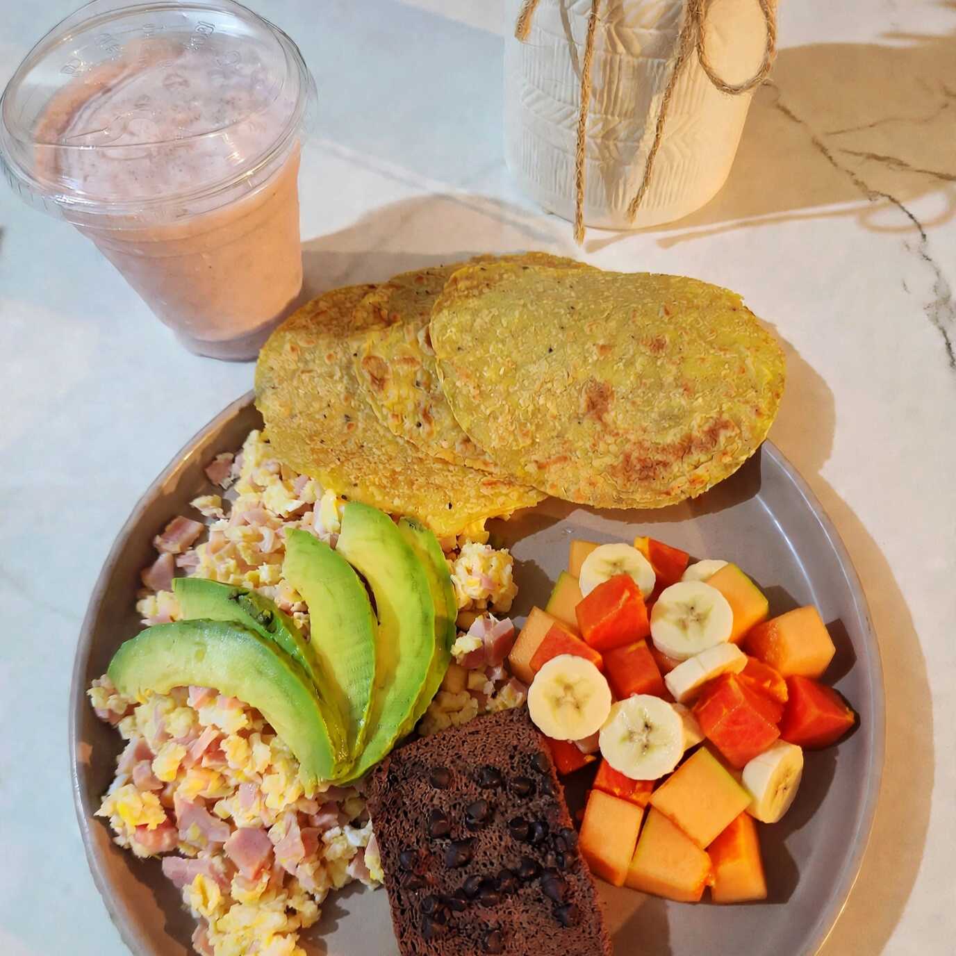 Combo Huevo con Jamon y Tortillas de Plátano