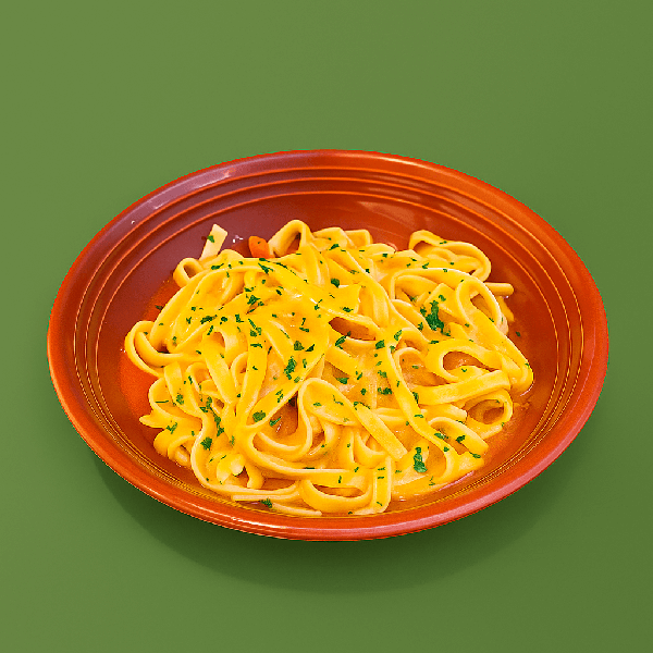 Fettuccine em combinação dos molhos Alfredo e Pomodoro.