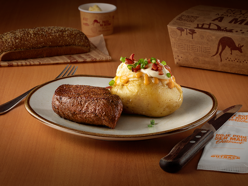 Miolo de alcatra com sabor marcante pelos temperos do outback. Preparado na chapa no ponto que você preferir.
Sem Glúten