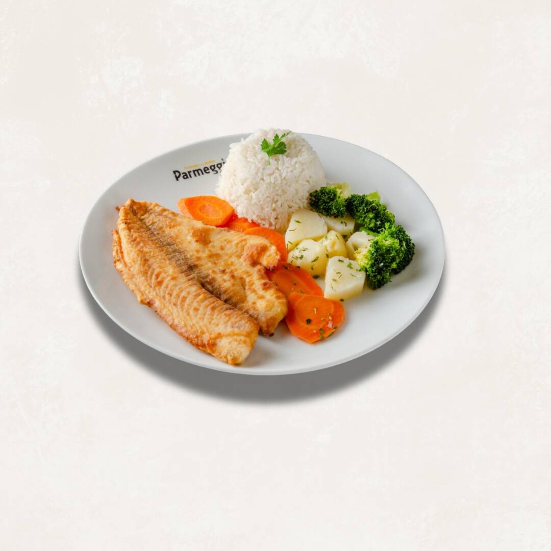 Acompanha arroz, cenoura, batata cozida, brócolis e filé de peixe (tilápia) - 120g.