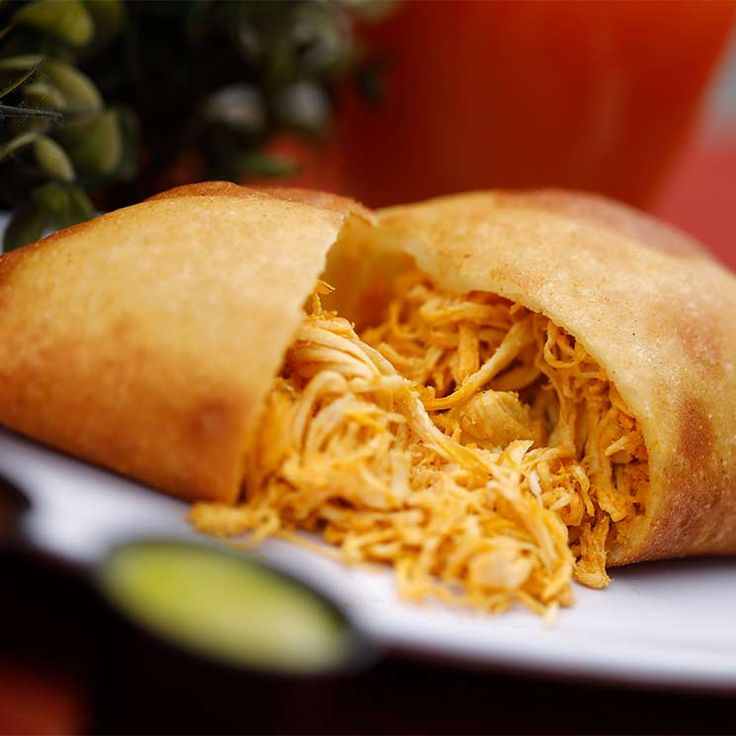 Empanada Venezolana de Pollo