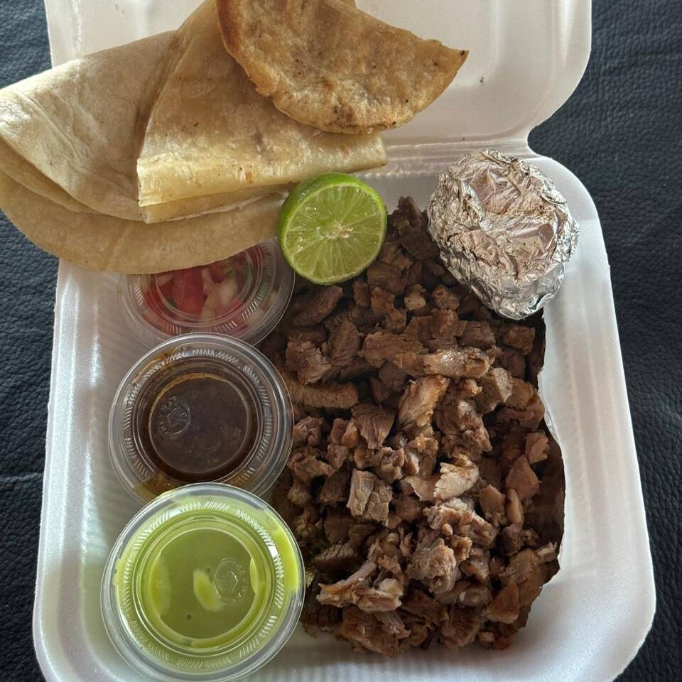Personal Puerco Marinado y Bebida
