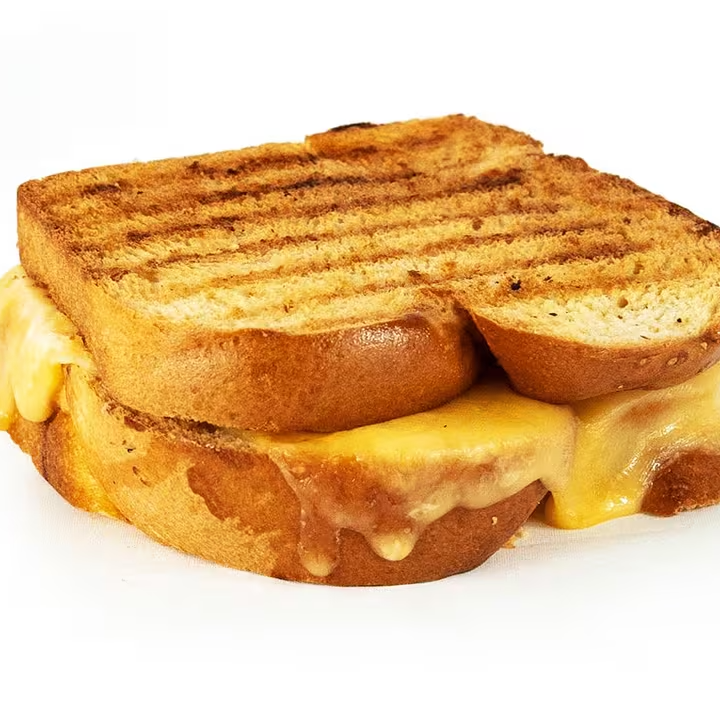 Mussarela, queijo parmesão e requeijão no pão brioche. Lindo