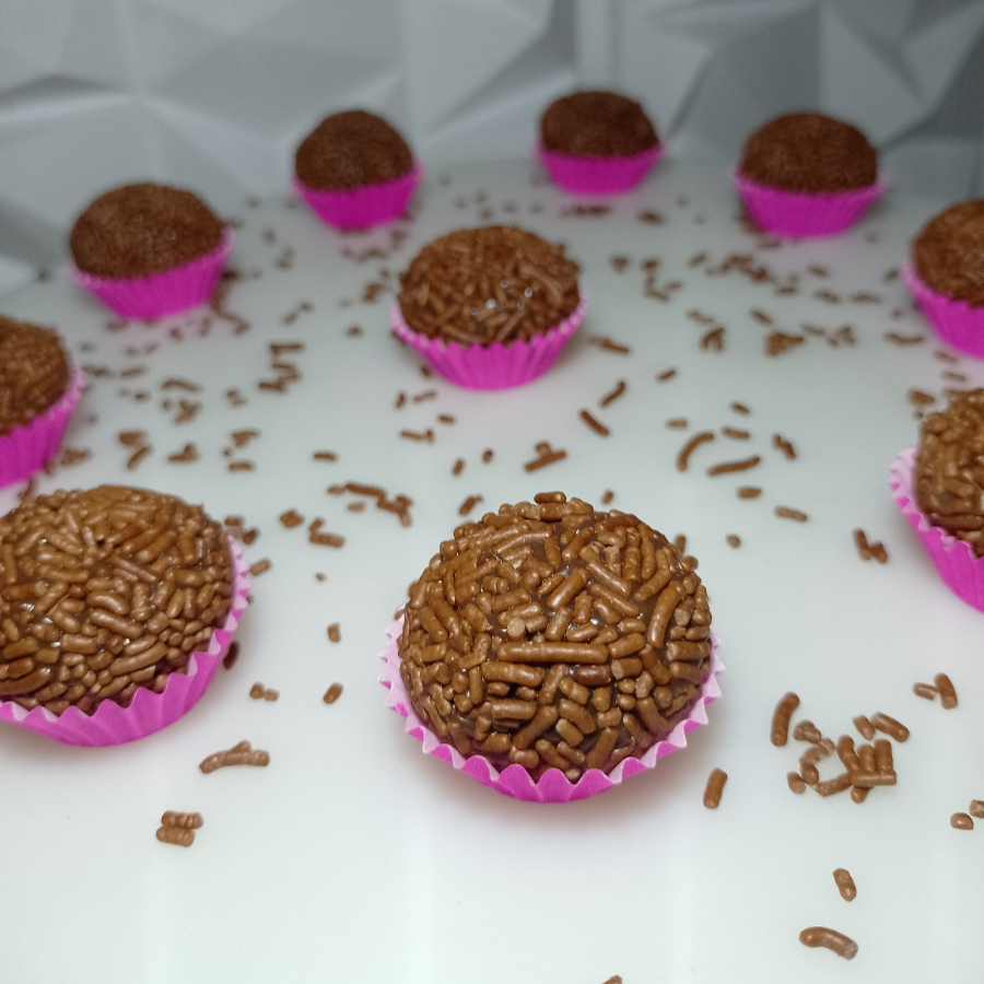 Kit com 4 brigadeiros cremoso.