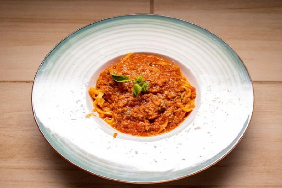 LINGUINNI A LA BOLOGÑESA