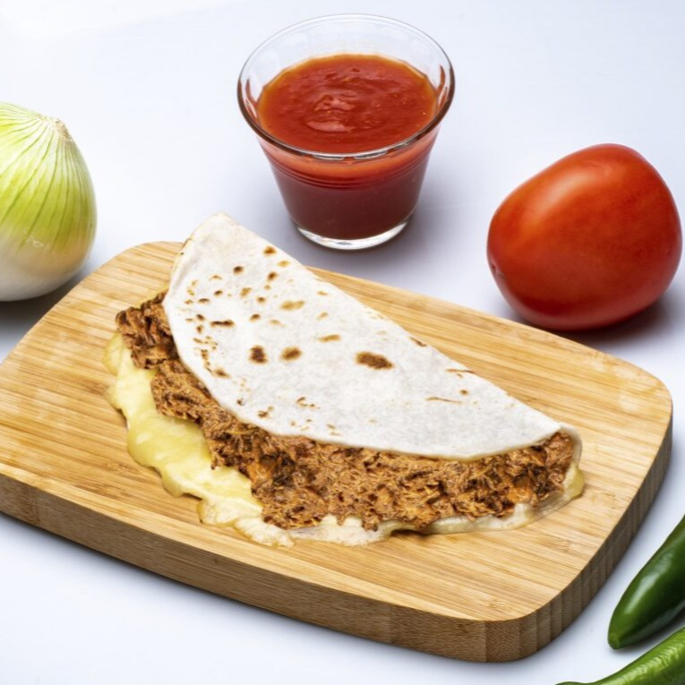 Quesadilla de Harina Tinga de Pollo