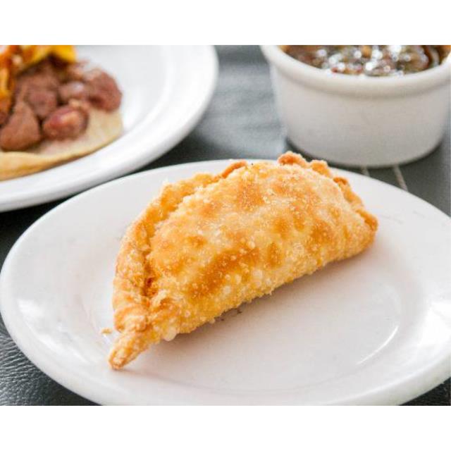 EMPANADA CAMARON, PULPO Y QUESO