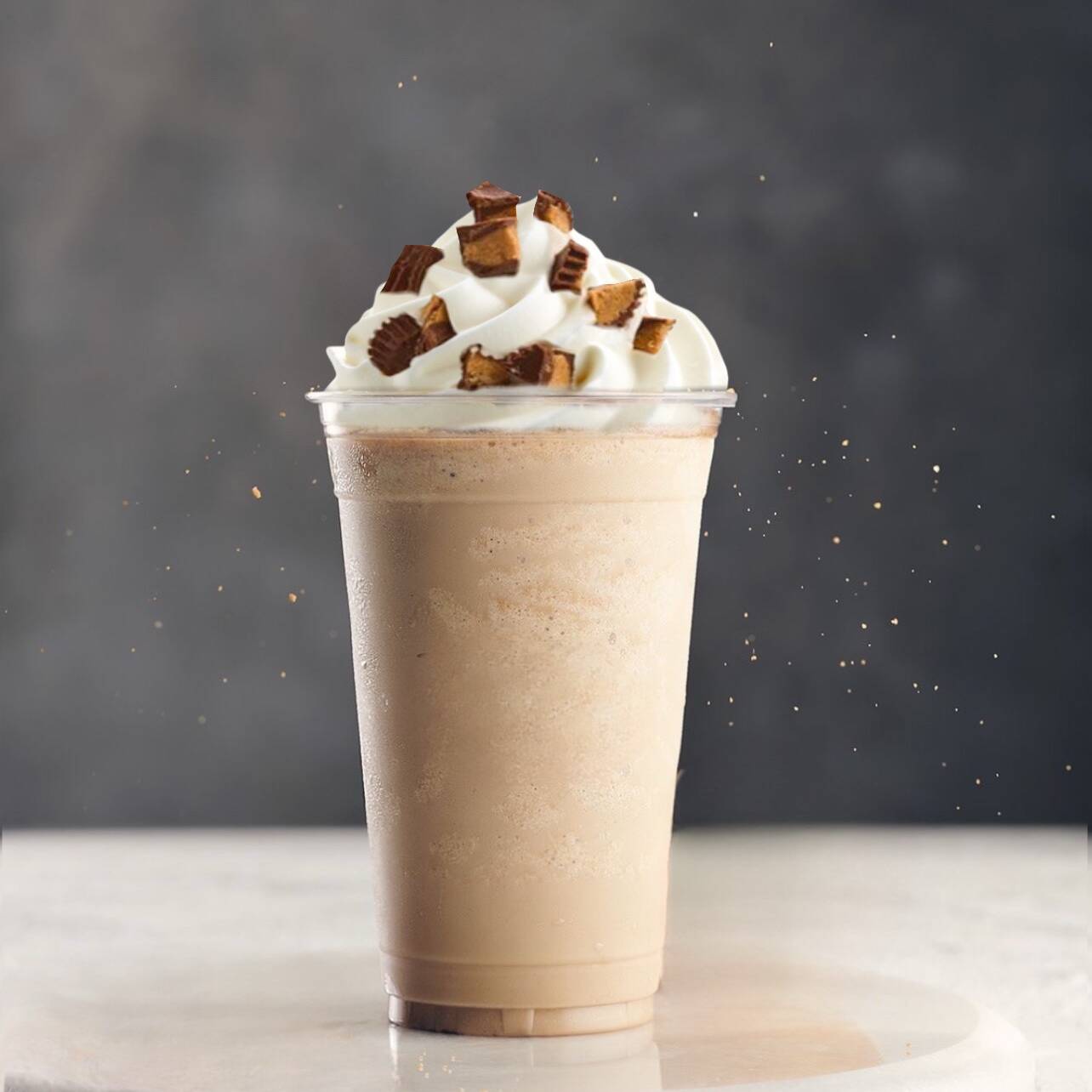 Frappe REESES Xtra Grande 24 OZ / 700 ML.