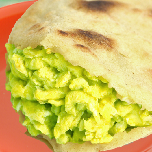 Gordita Huevo en Salsa Verde