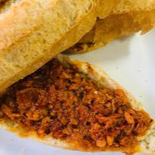 Lonche de Birria y Chicharrón