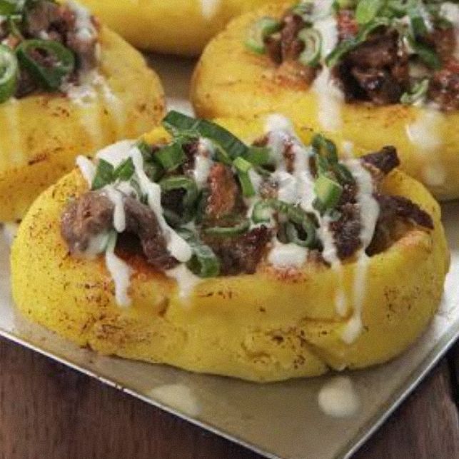 Papas  Rellena de Queso Mozarella con Pierna
