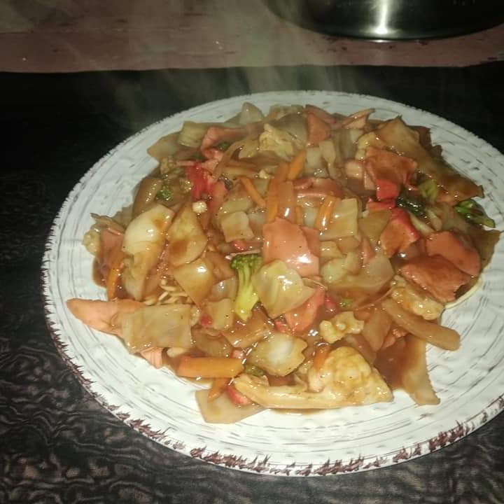 17. Chop Suey con Pollo en Salsa China