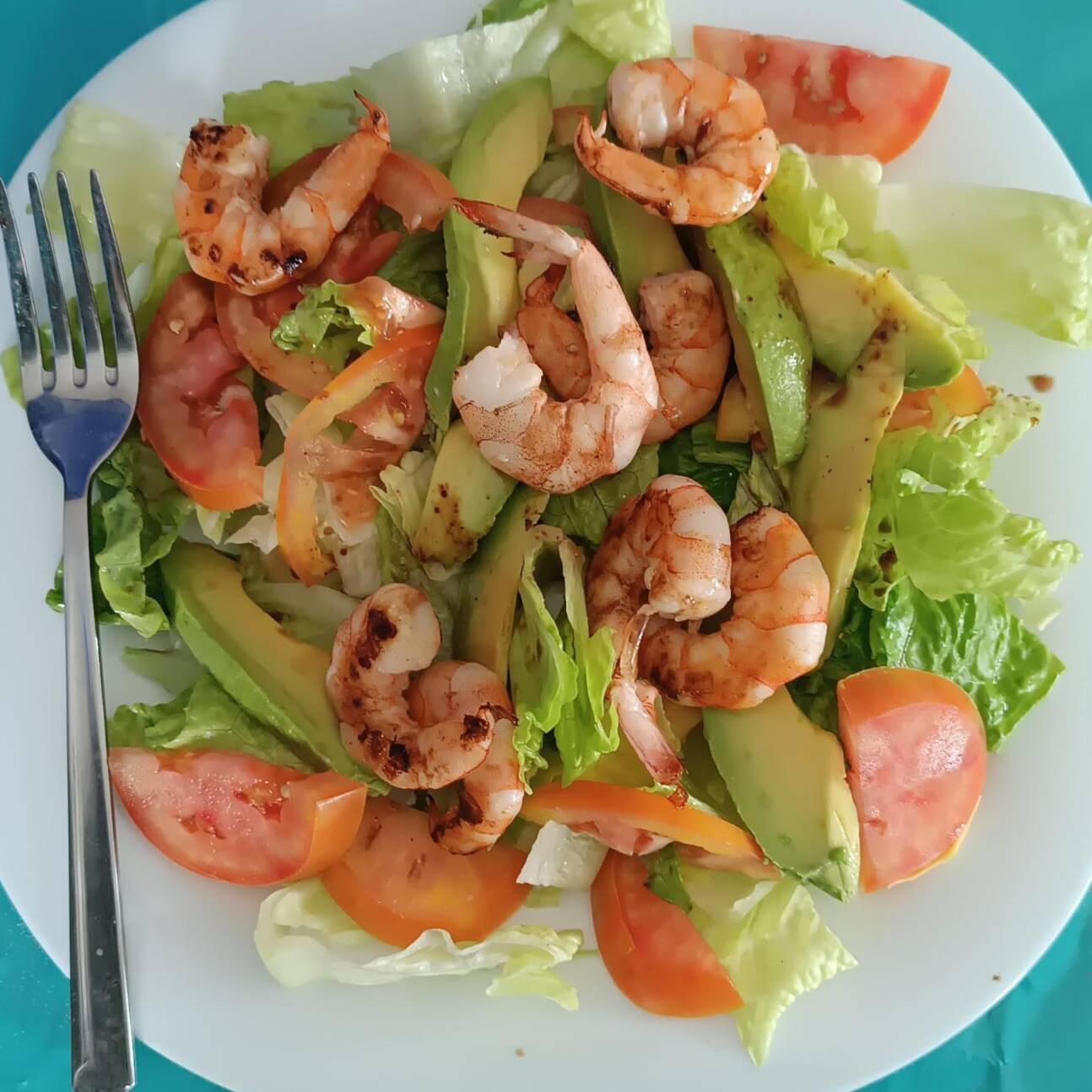 ENSALADA MEDITERRANEA (CON CAMARONES)