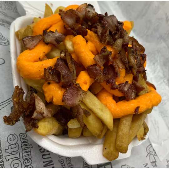 Batata Frita Anéis de Cebola Nuggets Calabresa acebolada 2 x egg