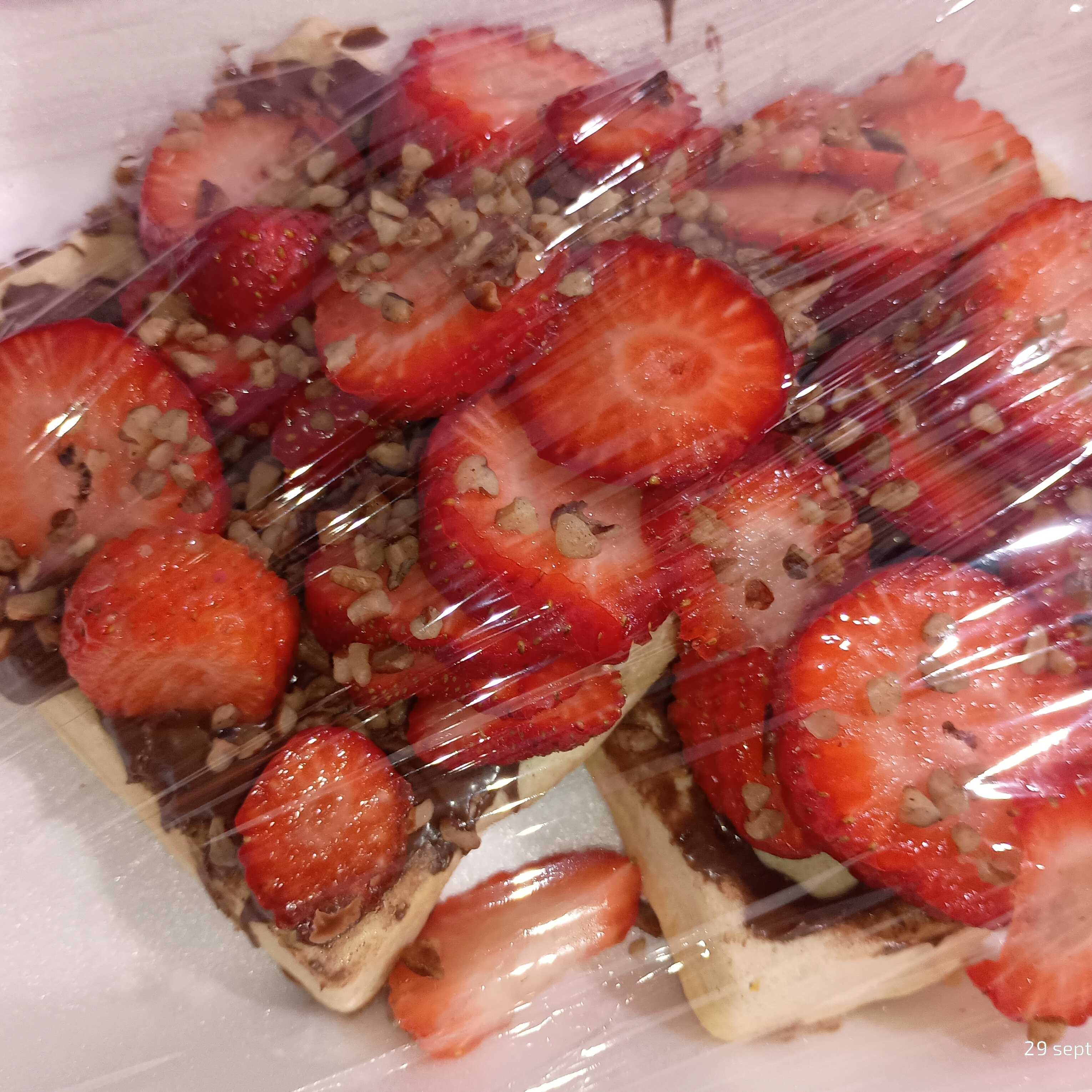 Waffles con Nutella fresa y nuez