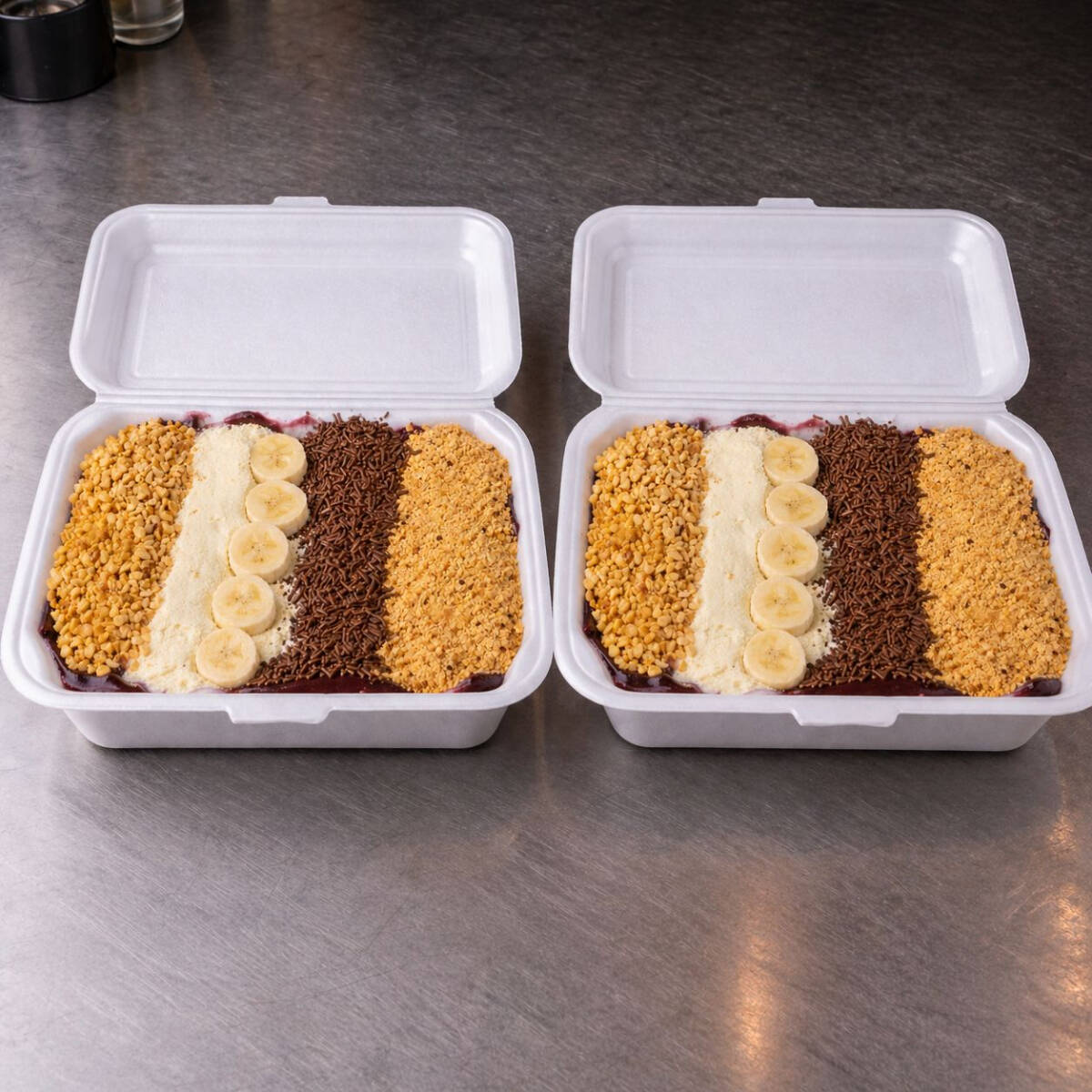 Monte suas marmitas do seu jeito! 2 marmitex de 600ml com açaí cremoso e até 10 complementos grátis!!