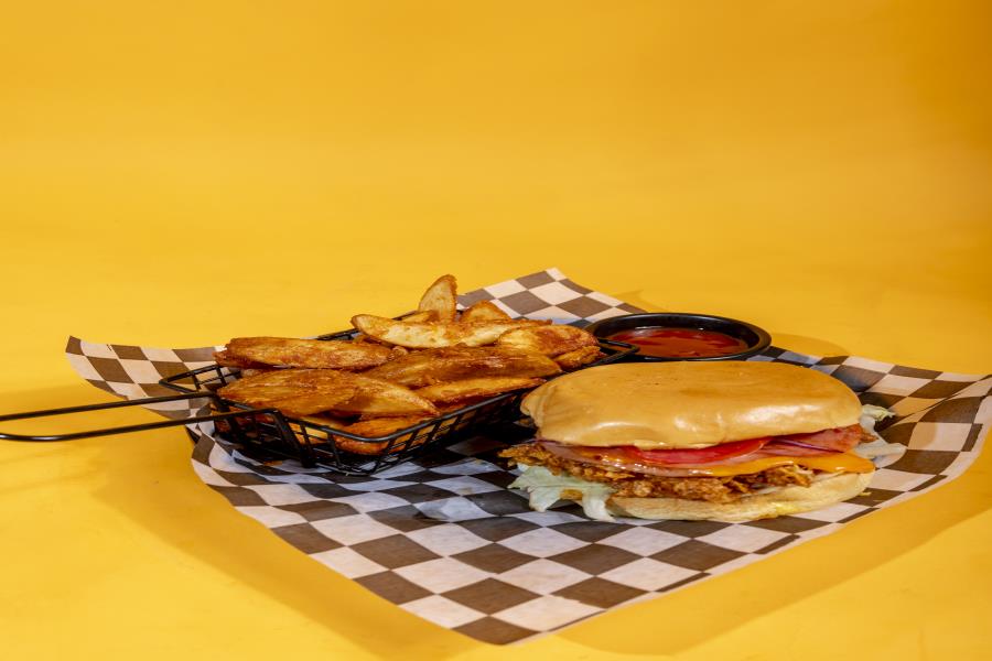 B CRISPY+ 1 H CLASICA +TRIANGULINES + PIZA PASTOR