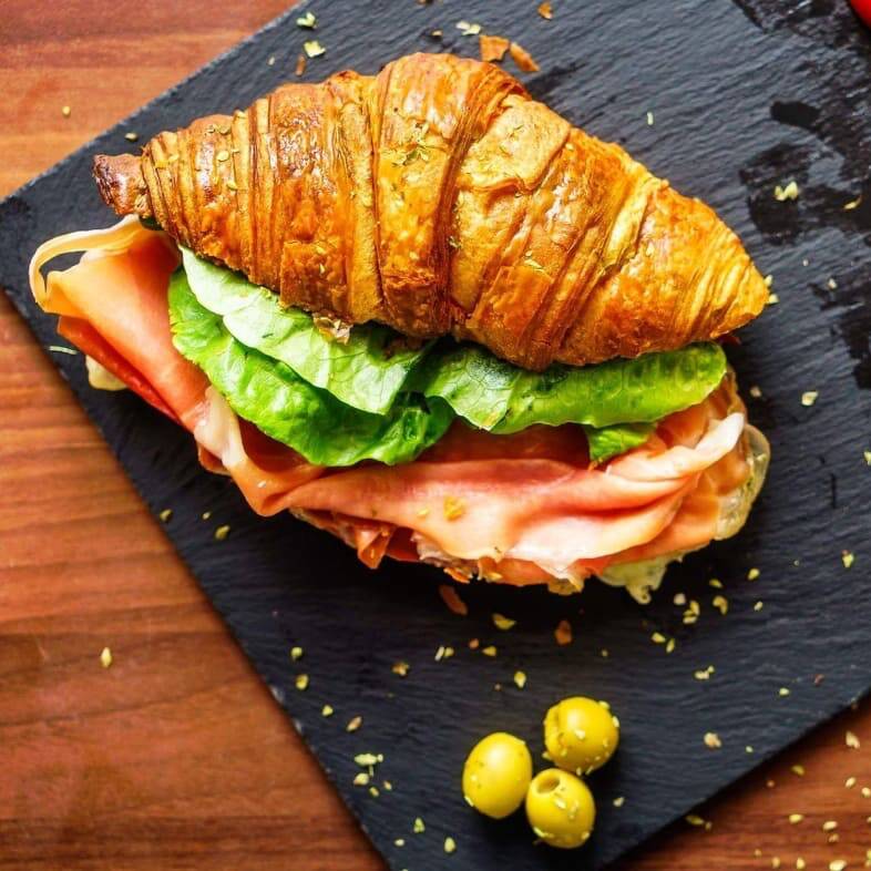 Croissant Jamón y Queso.