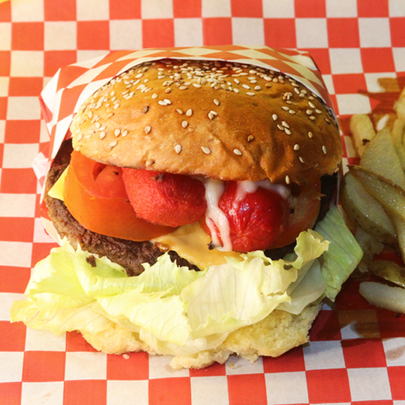 Hamburguesa Especial (Incluye Papas Fritas)