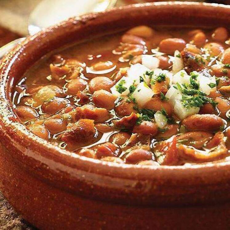 Frijoles Charros con Carne y Queso, 1/2