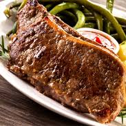 Nossa bisteca, acompanha arroz branco ou temperado, espaguete, feijão mulatinho ou macassar, espaguete, salada e farofa