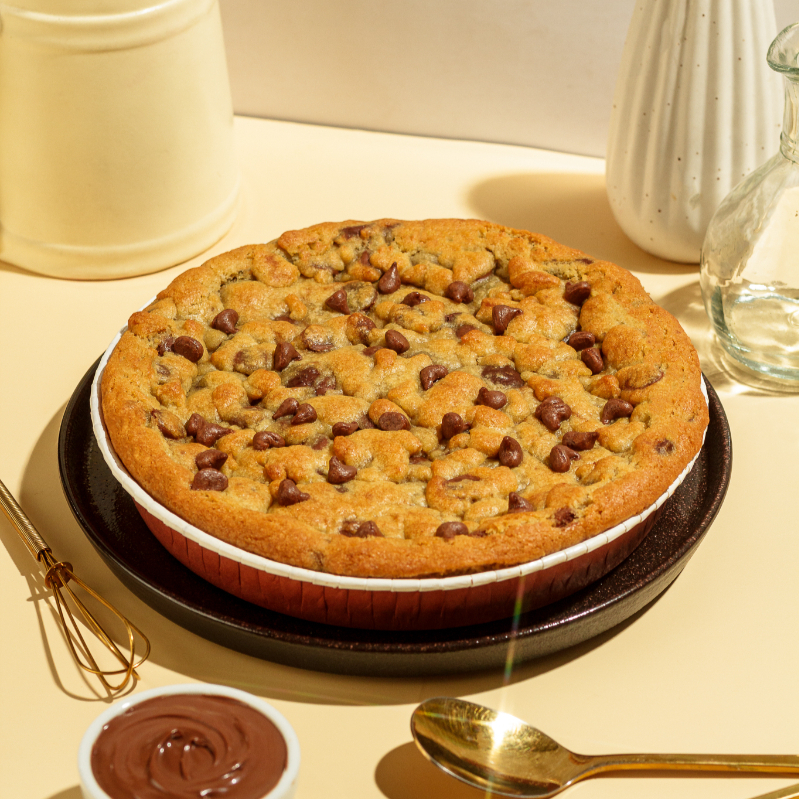 Delicioso Cookie com massa macia por dentro e crocante por fora, com gotas de chocolate e receio de Nutella.