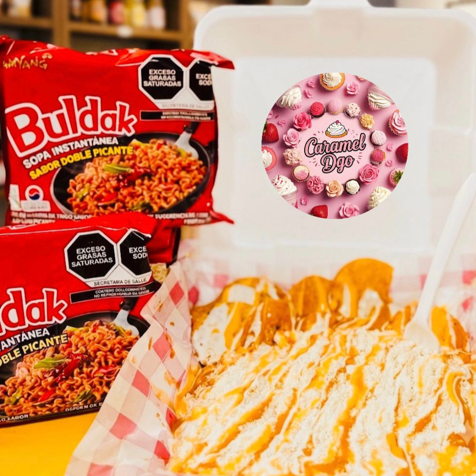 Charola Buldak Rojo con Elote y Tostitos
