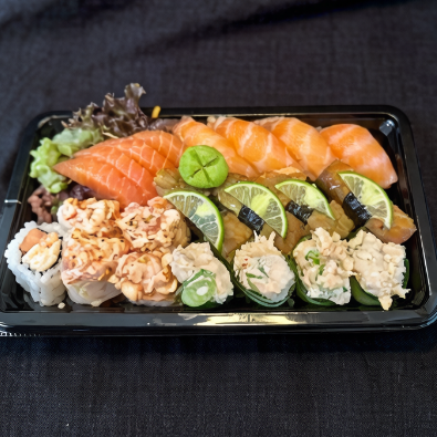 *foto ilustrativa e sem alteração nos itens* 4 sashimi salmão 4 niguiri salmão 4 niguiri skin 4 joe pepino 4 joe maçaricado