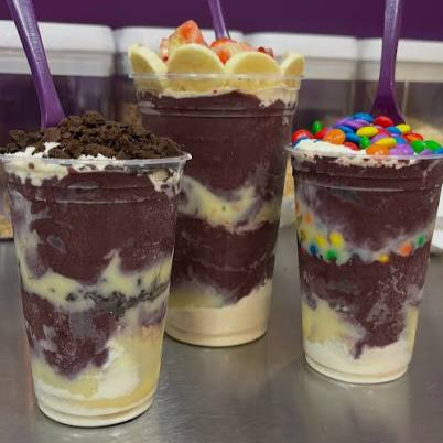 Acompanha: Creme ninho, granola, leite condensado e leite em pó.
PARA ADICIONAL EM DOIS OU TRÊS COPOS É NECESSARIO ADICIONAR DUAS OU TRÊS VEZES!