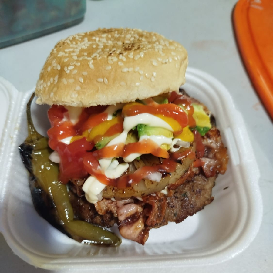 HAMBURGUESA CLÁSICA