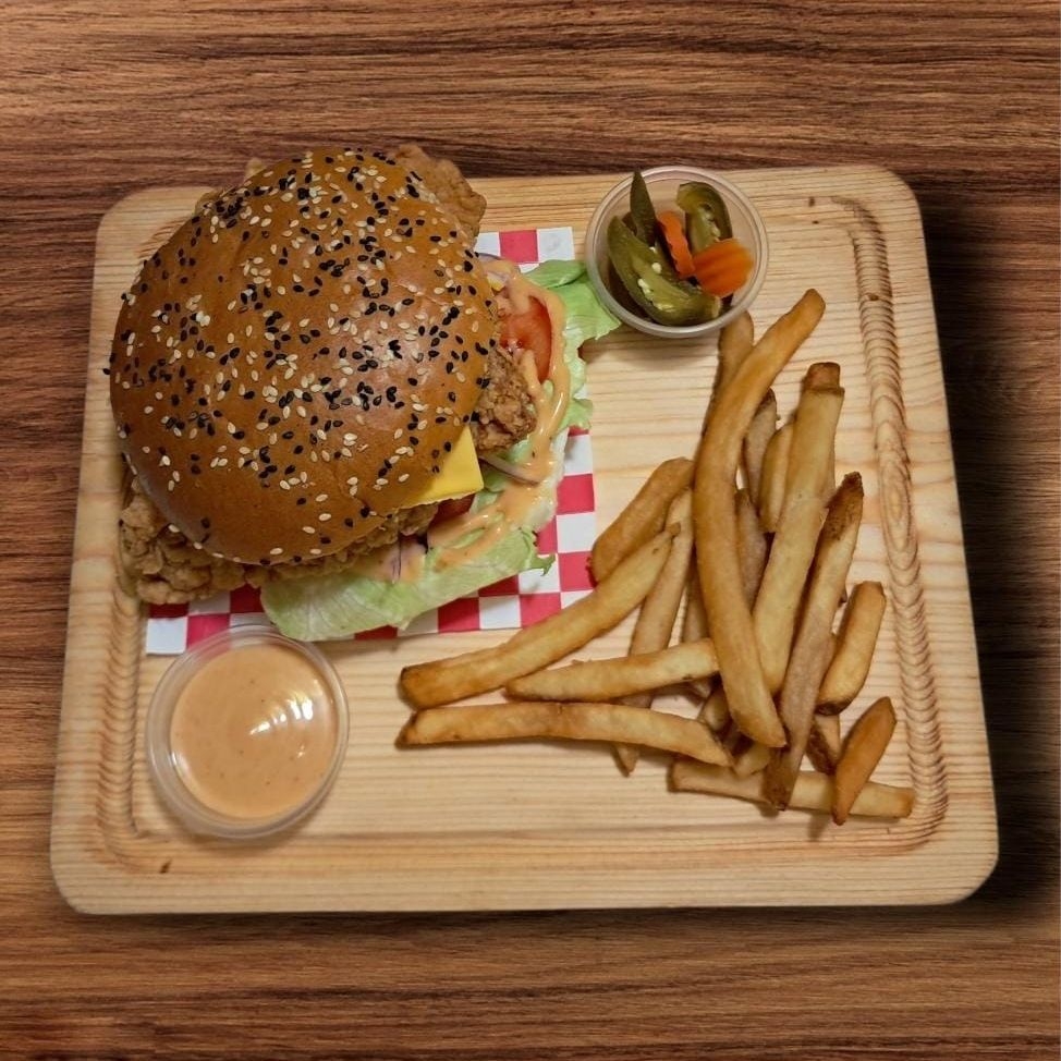 Hamburguesas de Pollo con Papas.