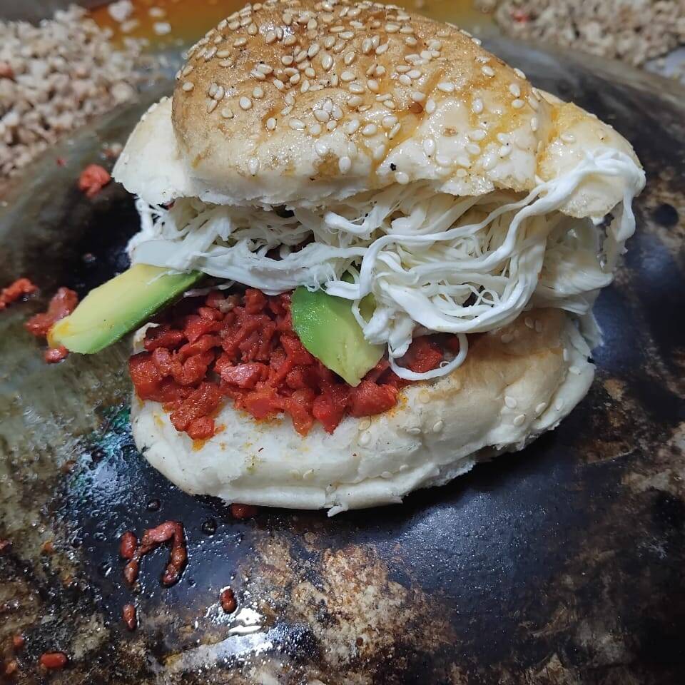 Cemita de Carne Enchilada