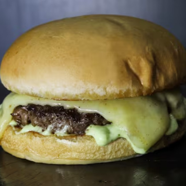 Pão de brioche, muçarela, maionese da casa e barbecue. (O Hambúrguer São Assados Na Churrasqueira Nosso Diferencial Mais Sabor E Qualidade Sem Uso De Óleo No Preparo, Todos Produtos De Primeira Qualidade )