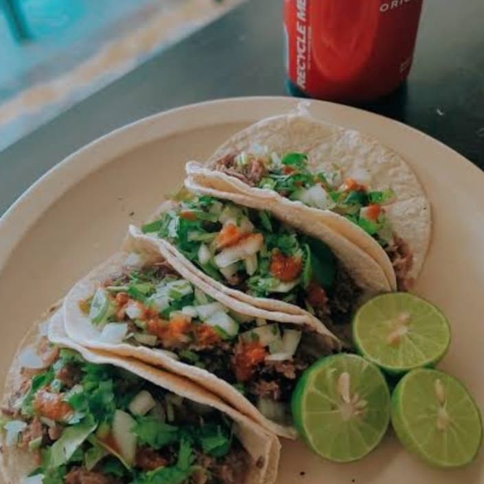 Tacos de Barbacoa + Coca Cola de Lata