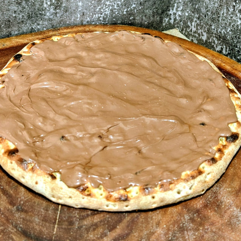 MASSA DELICIOSA E CREME DE AVELÃ